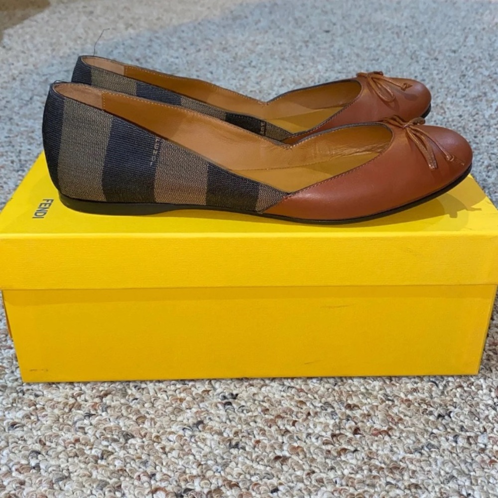 Fendi flats